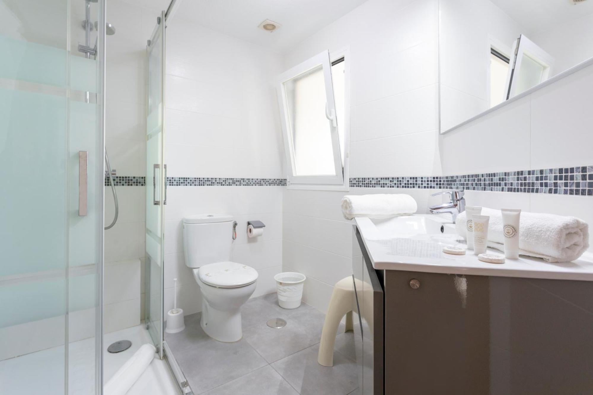 1003 - Seafront Apartment On El Paseo - Air Conditionning - Wi-Fi - Smart Tv 阿尔姆尼卡 外观 照片